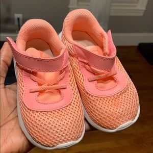 Toddler coral Tanjun Nike’s
